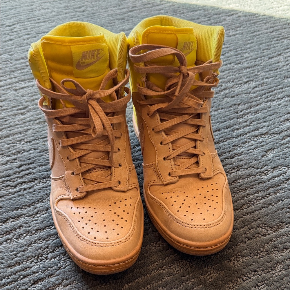 Nike Women's wedge Sneakers - Tan and Yellow